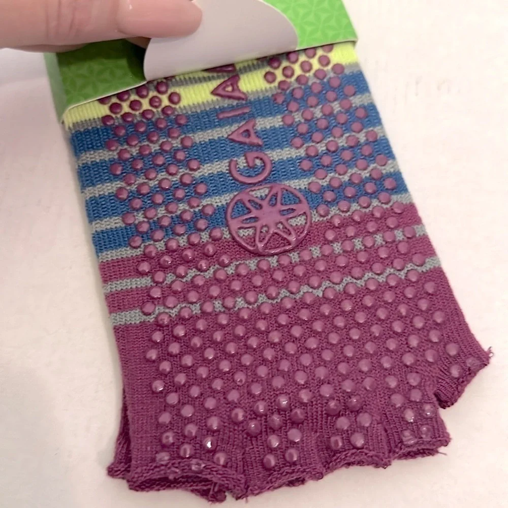 GAIAM yoga socks
